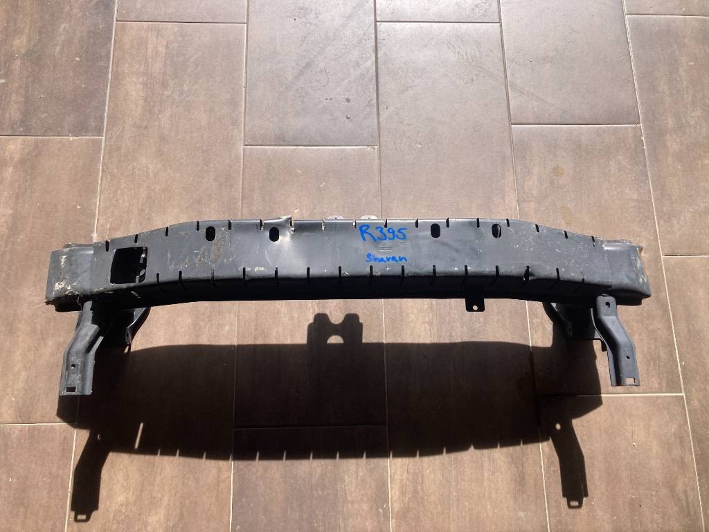 Výstuha predného nárazníka VW Sharan II 7N0 10-22