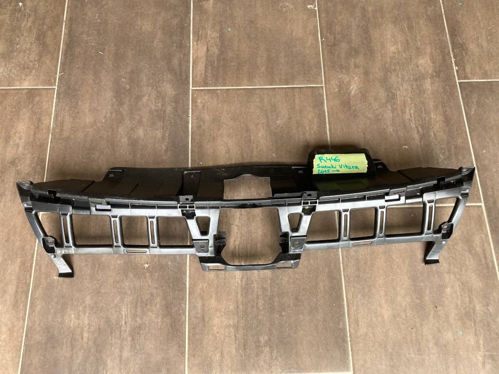 Výstuha prednej masky Suzuki Vitara IV 15-18