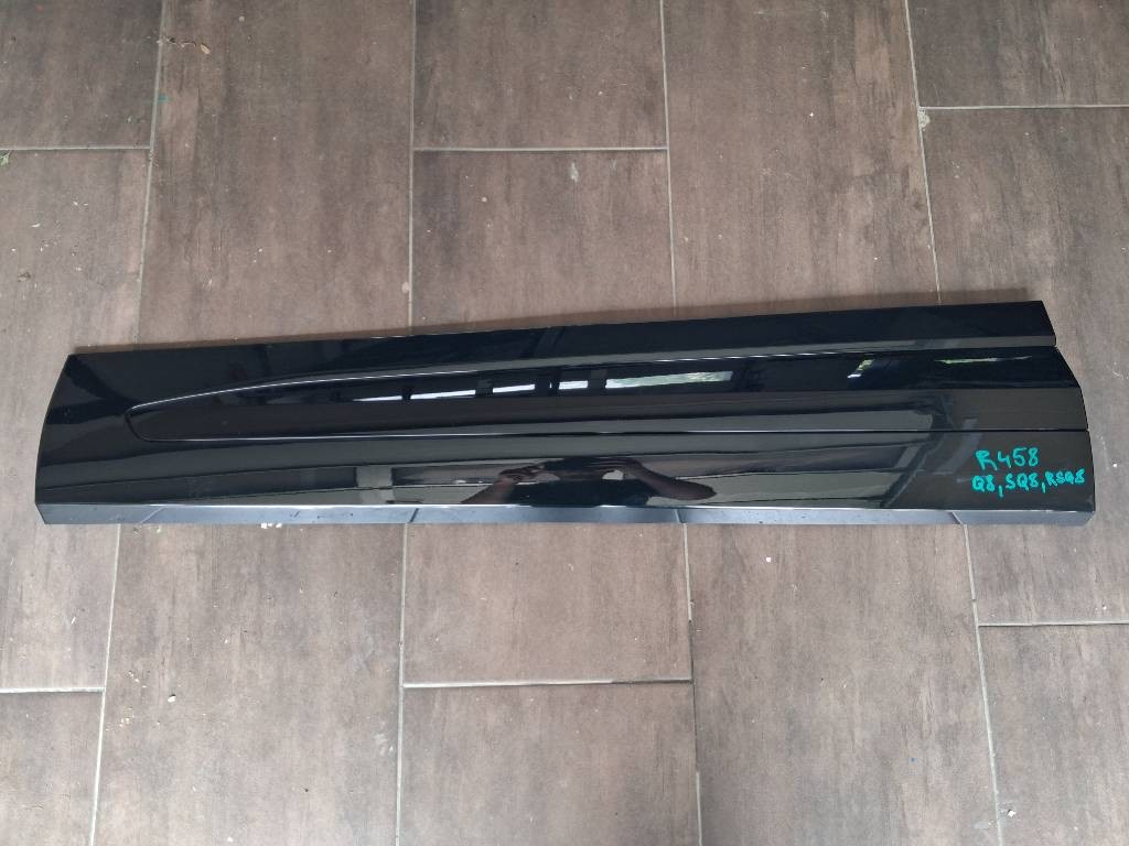 Bočná lišta pravých zadných dverí Audi Q8 4MN