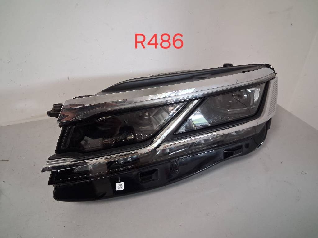 Predný ľavý Full LED Matrix svetlomet VW Touareg 3