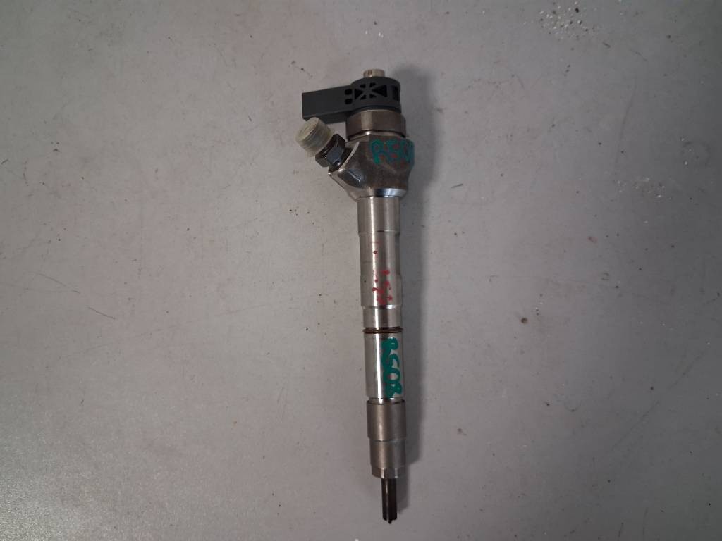 Vstrekovacia tryska 2.0 TDI Škoda / VW / Audi 04L